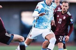 兰博电竞-哈兰德回归赛场，战术调整首场状态亮眼，公牛观众沸腾！的简单介绍