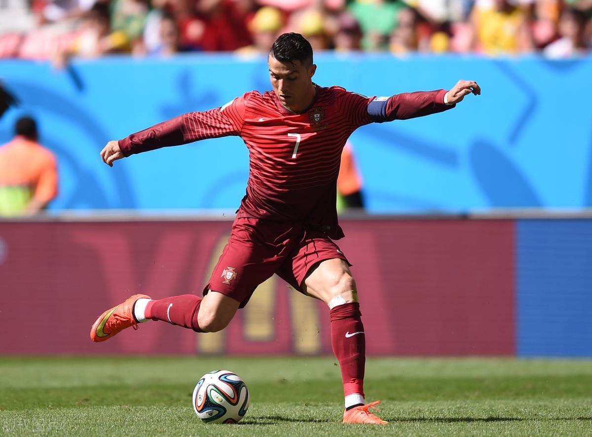 关于C罗意外战胜西班牙队，比赛规则变更引爆全场！气势如虹延续的信息