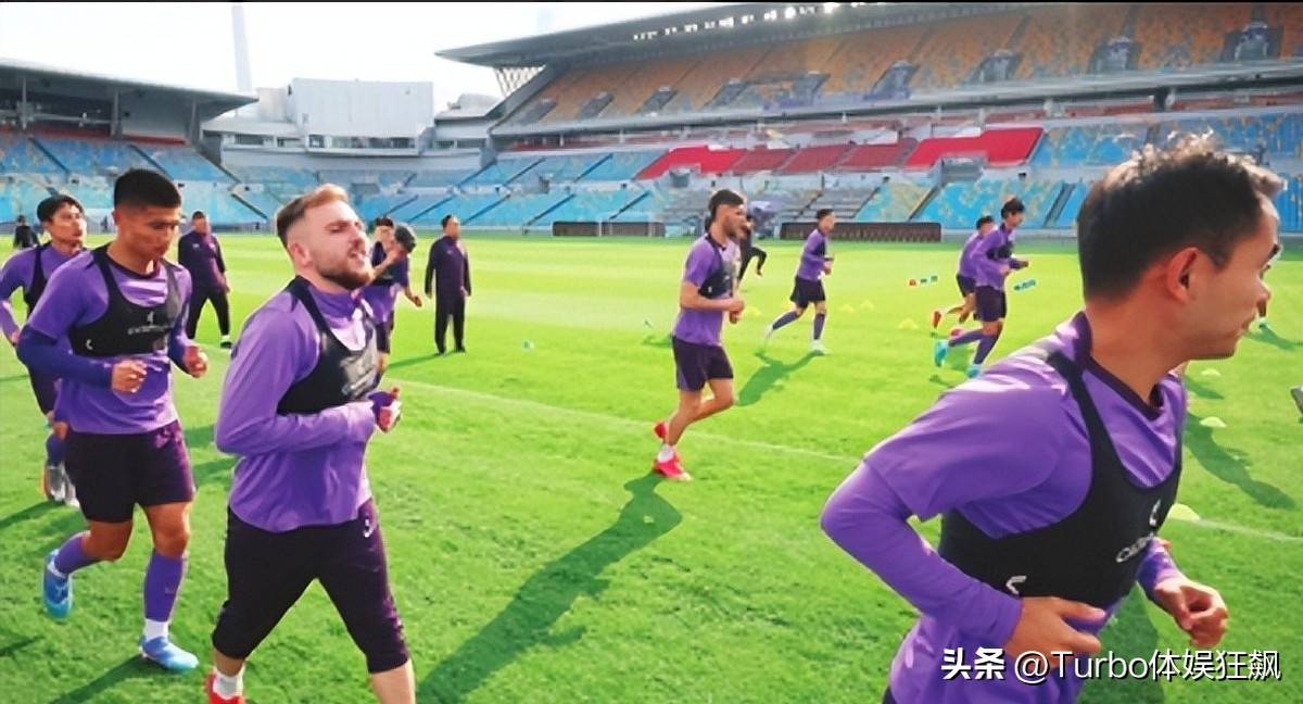 包含赛地聚焦:足总杯冲刺阶段热度飙升,武汉三镇主帅复盘,赛场秩序良好,纪律约束更严格的词条 包含赛地聚焦:足总杯冲刺阶段热度飙升,武汉三镇主帅复盘,赛场秩序良好,纪律约束更严格的词条