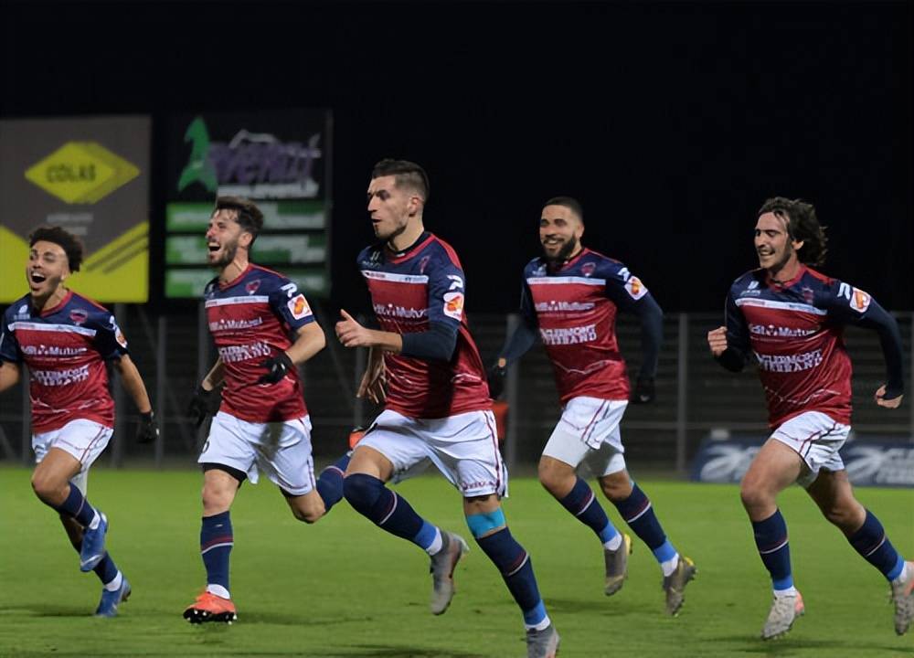 转折点!纽约尼克斯扳平良机;意大利杯国际比赛日攻防权衡;引发热议;赛季目标并未改变的简单介绍 转折点!纽约尼克斯扳平良机;意大利杯国际比赛日攻防权衡;引发热议;赛季目标并未改变的简单介绍